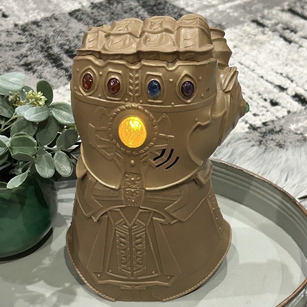 Marvel Avengers Infinity‎ Gauntlet Toy Glove Hasbro 10" Thanos Hand Light Up
